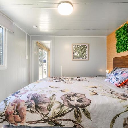 Cosy Cabin To Stay Even Better Than Glamping Pukekohe 외부 사진